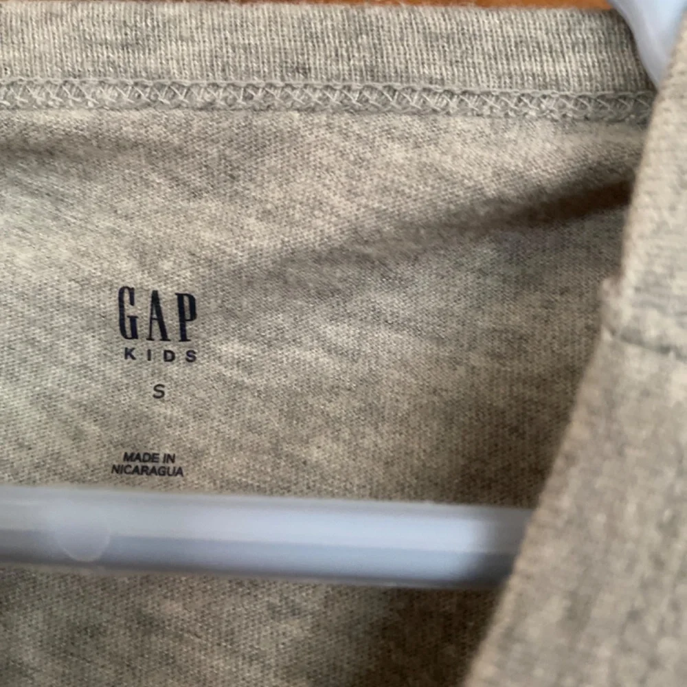 Gap short sleeve tshirts. Size S